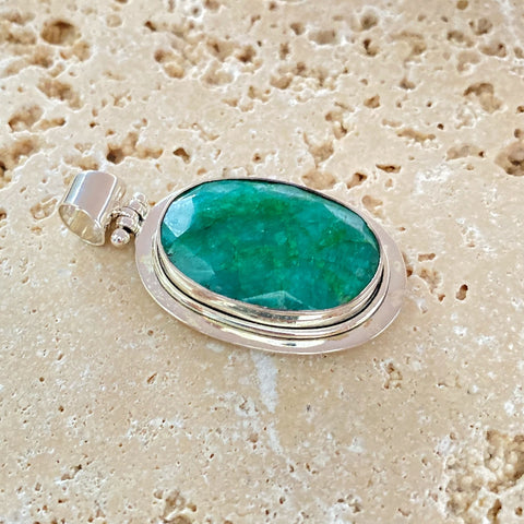 Emerald Quartz Oval Pendant - Elysian