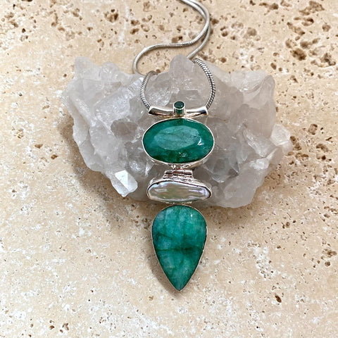 Emerald Quartz & Pearl Necklace - Amrita