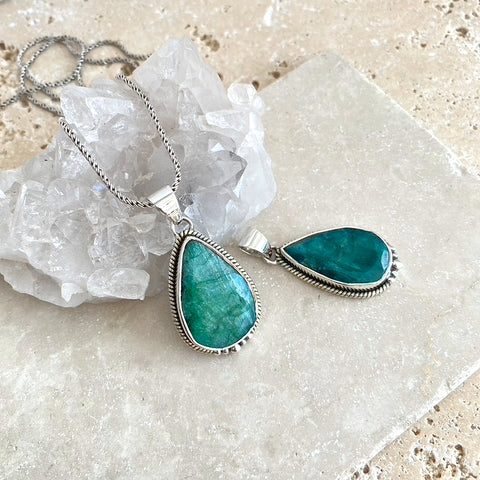 Emerald Green Quartz Teardrop Astrid Pendant