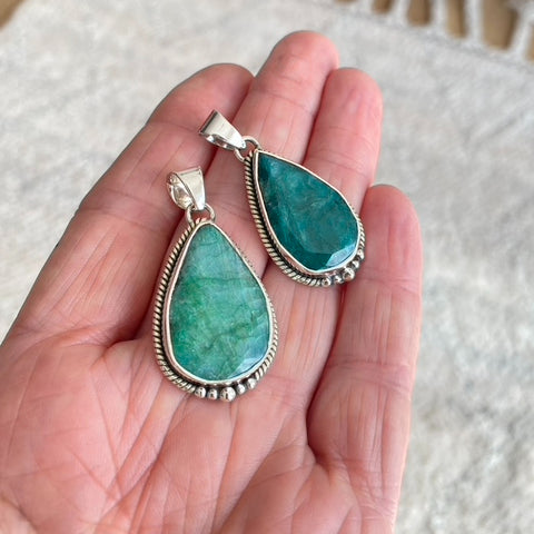 Emerald Green Quartz Teardrop Astrid Pendant