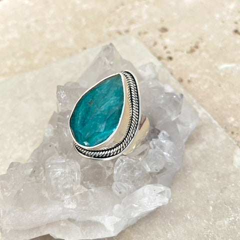 Emerald Green Quartz Teardrop Ring - Jyoti