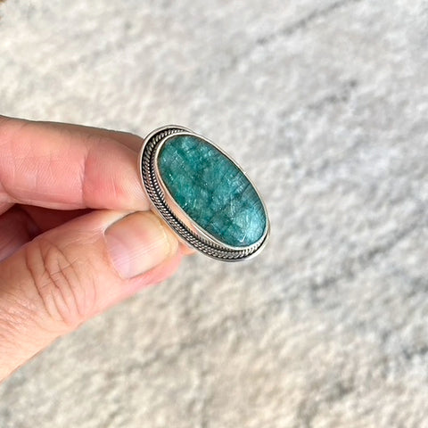 Emerald Green Quartz Oval Ring - Jyoti