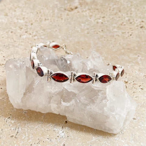 Garnet Bracelet - Anais