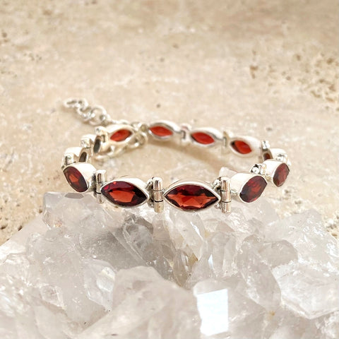 Garnet Bracelet - Anais