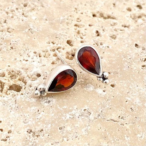 Garnet Earring Studs - Lola