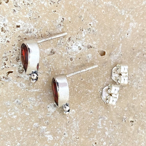 Garnet Earring Studs - Lola