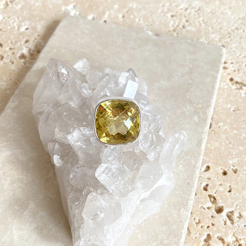 Lemon Quartz Cushion Cut Lila Ring