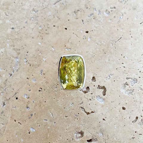 Lemon Quartz Rose Cut Ring - Lila