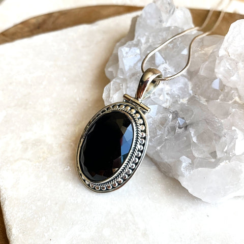 Onyx Oval Artisan Pendant - Tulsi