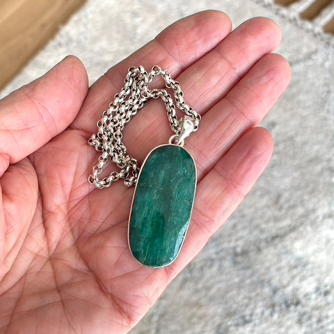 Emerald Green Quartz Large Oval Pendant - Grace