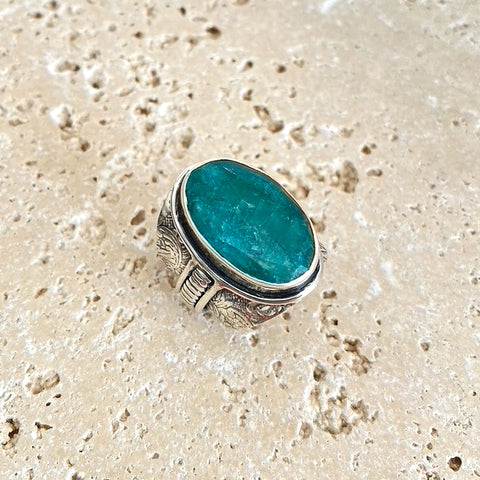 Emerald Green Quartz Large Oval Ring - Kumari