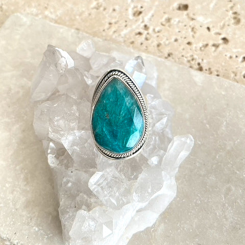 Emerald Green Quartz Teardrop Ring - Jyoti