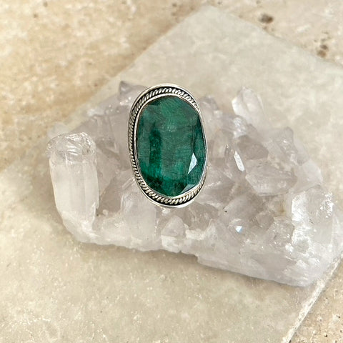 Emerald Green Quartz Oval Ring - Jyoti