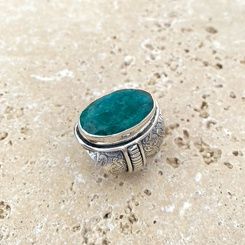 Emerald Green Quartz Large Oval Ring - Kumari