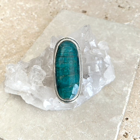 Emerald Green Quartz Long Oval Ring - Jyoti