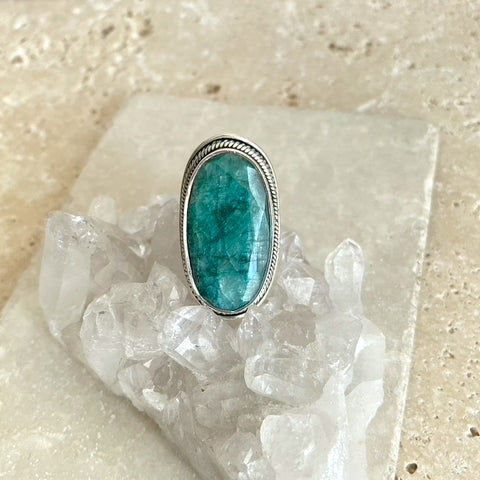 Emerald Green Quartz Oval Ring - Jyoti