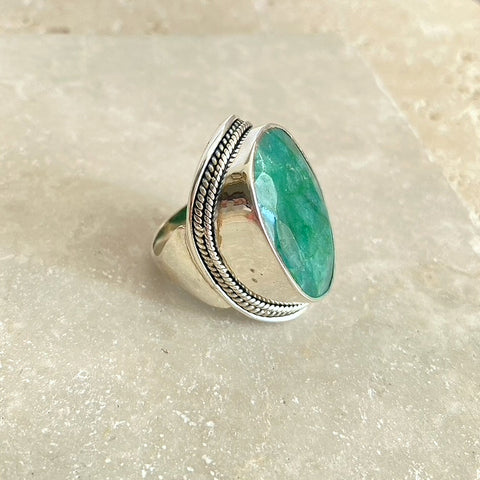 Emerald Green Quartz Oval Ring - Jyoti