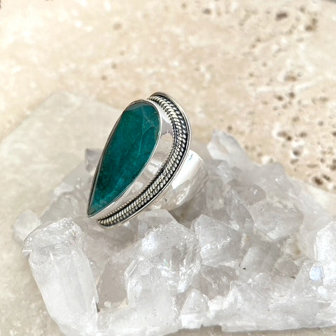 Emerald Green Quartz Teardrop Ring - Joyti